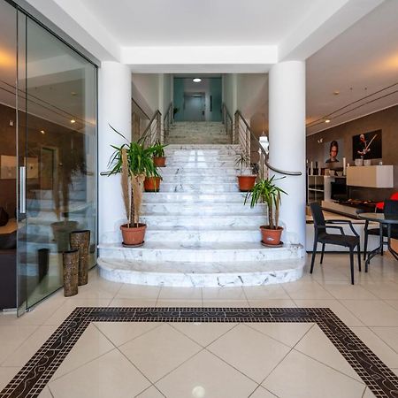 פקינו Villa Floyd Charming Rooms B&B מראה חיצוני תמונה