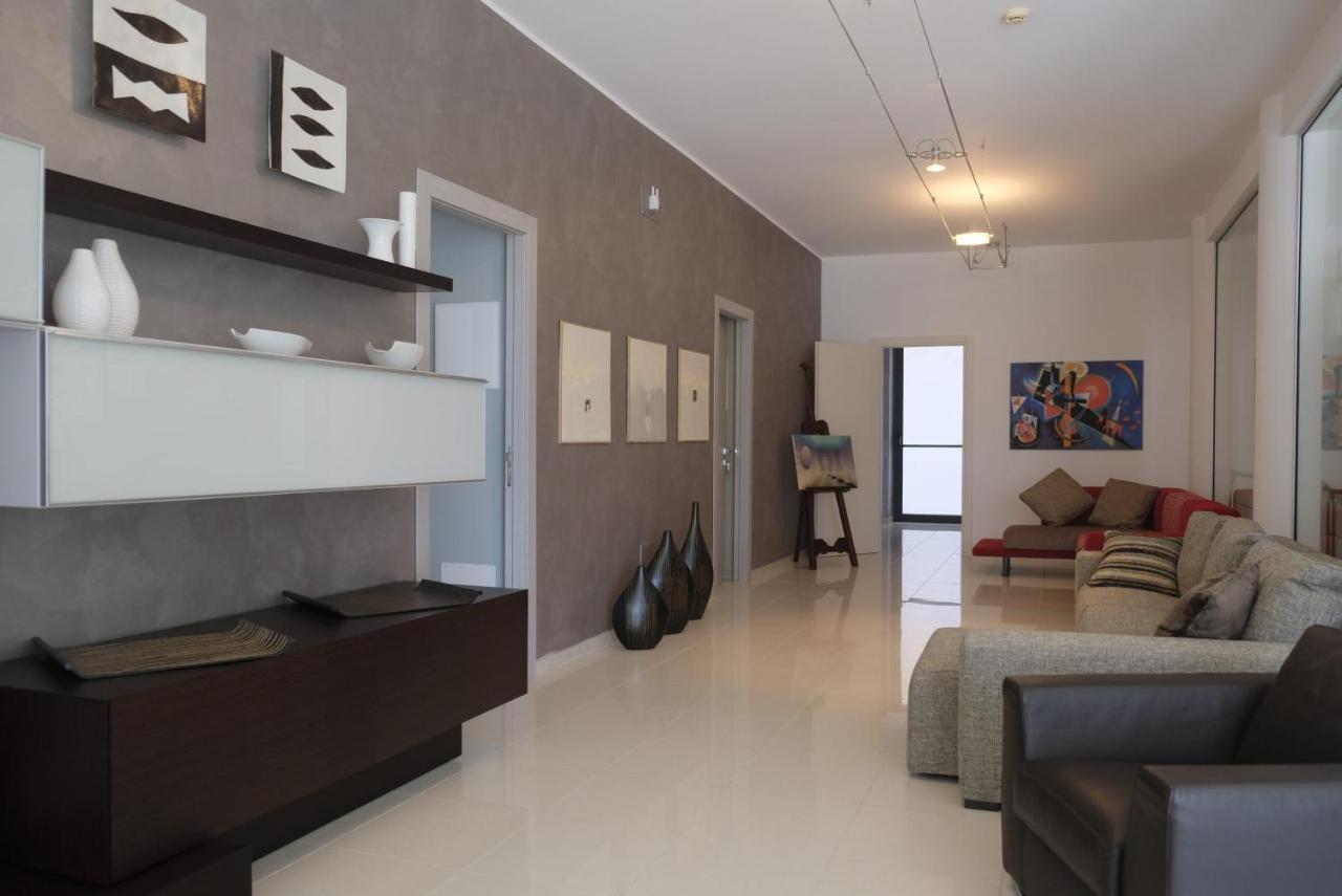 פקינו Villa Floyd Charming Rooms B&B מראה חיצוני תמונה