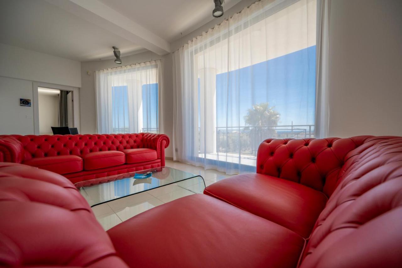 פקינו Villa Floyd Charming Rooms B&B מראה חיצוני תמונה