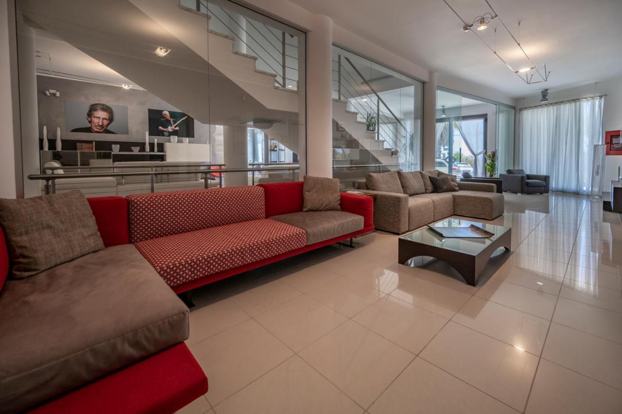 פקינו Villa Floyd Charming Rooms B&B מראה חיצוני תמונה