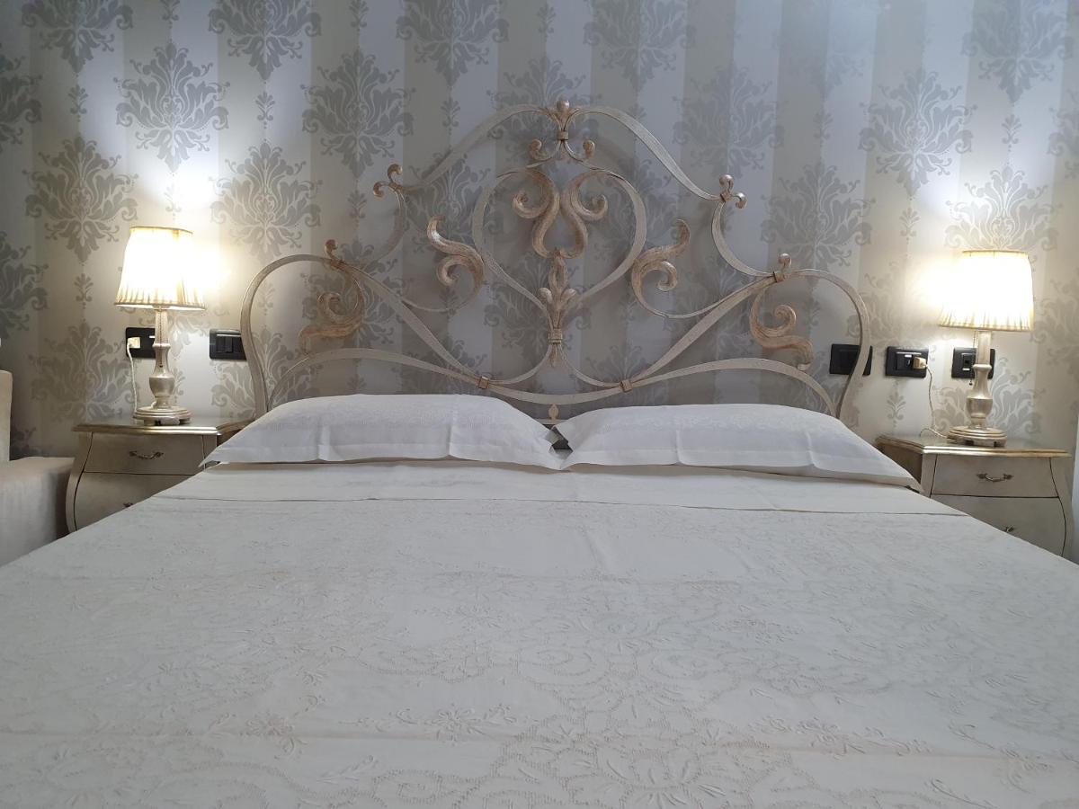 פקינו Villa Floyd Charming Rooms B&B מראה חיצוני תמונה