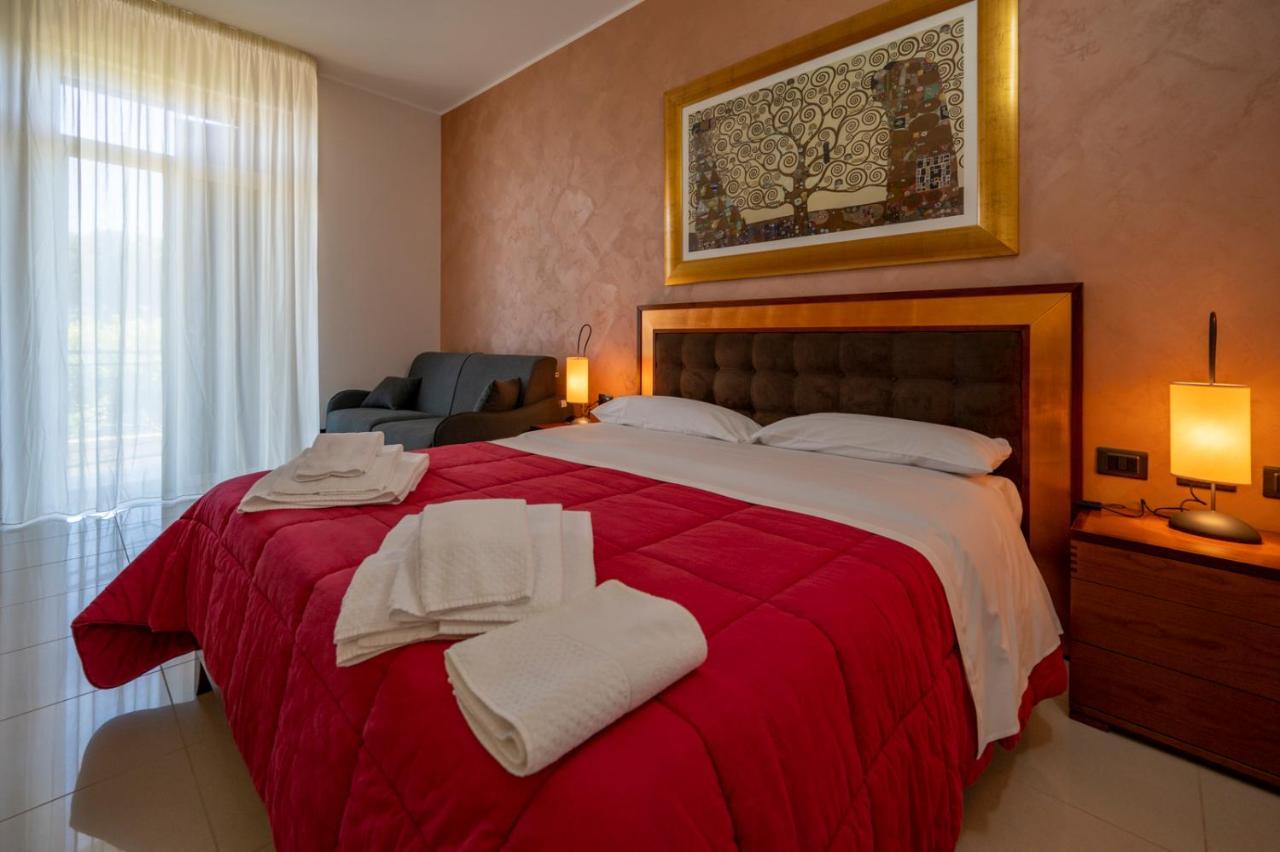 פקינו Villa Floyd Charming Rooms B&B מראה חיצוני תמונה