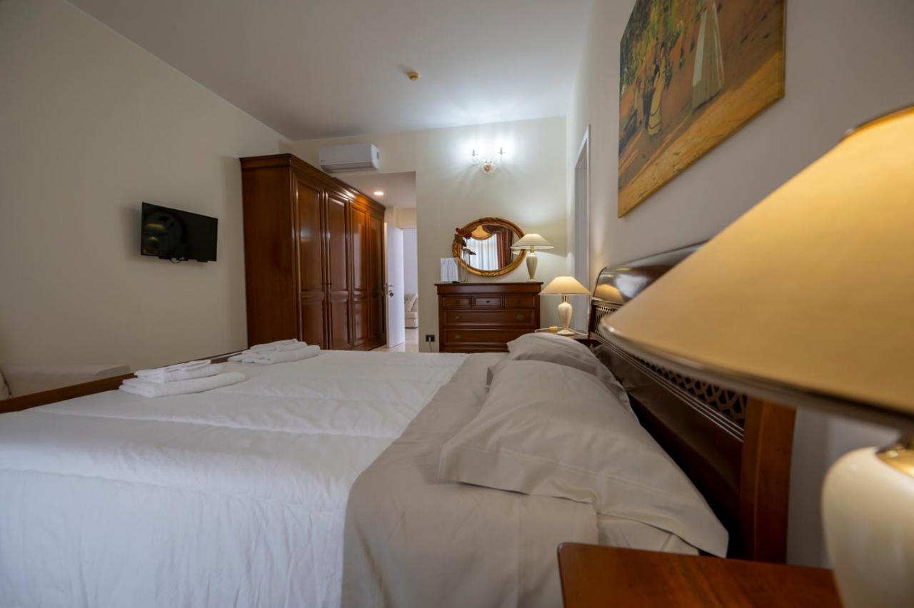 פקינו Villa Floyd Charming Rooms B&B מראה חיצוני תמונה