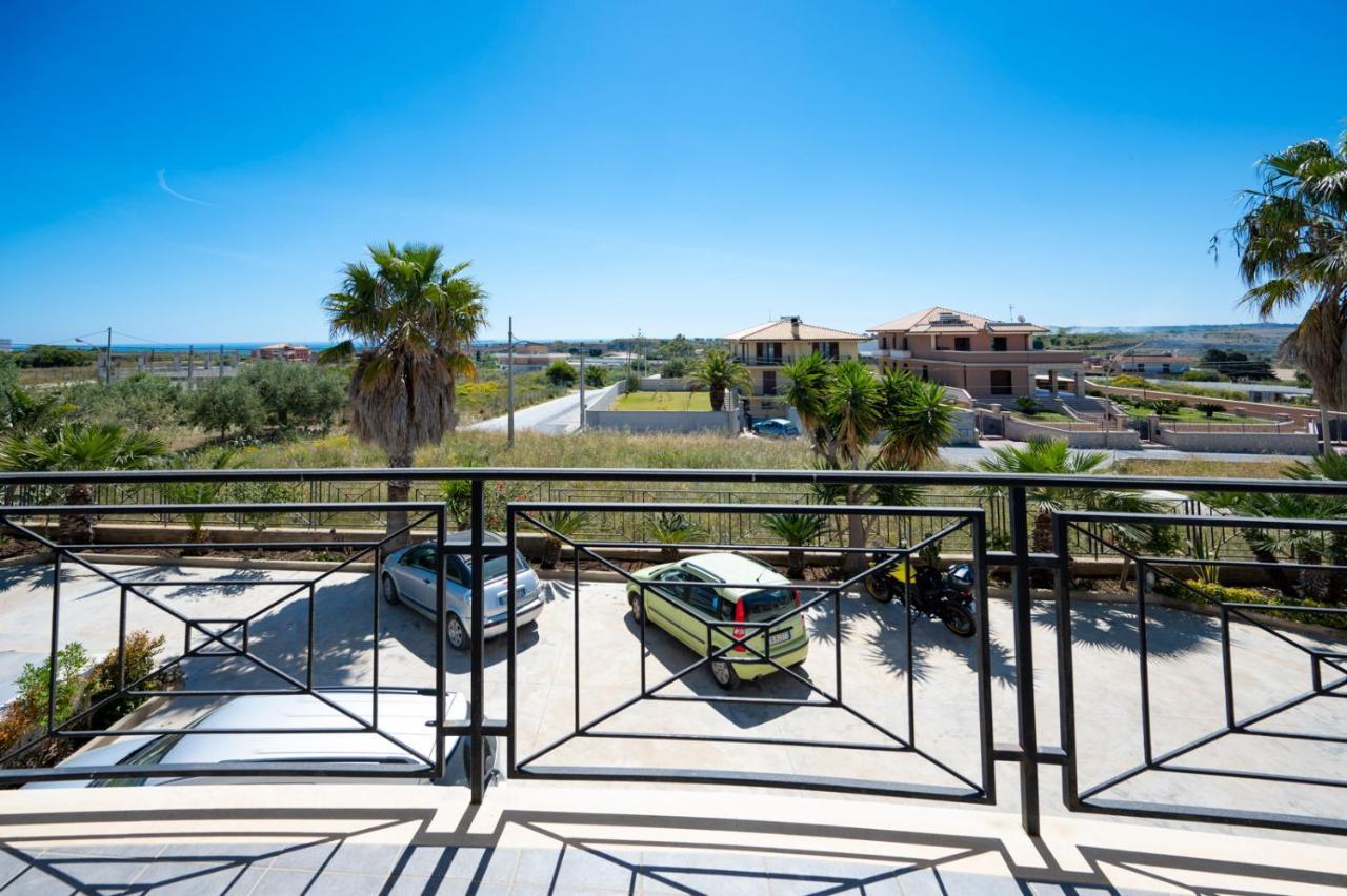 פקינו Villa Floyd Charming Rooms B&B מראה חיצוני תמונה