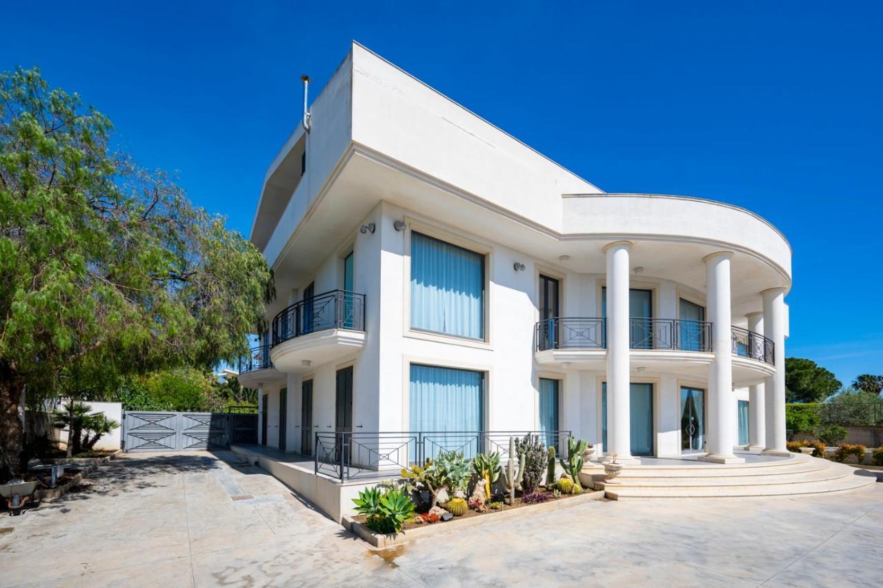 פקינו Villa Floyd Charming Rooms B&B מראה חיצוני תמונה