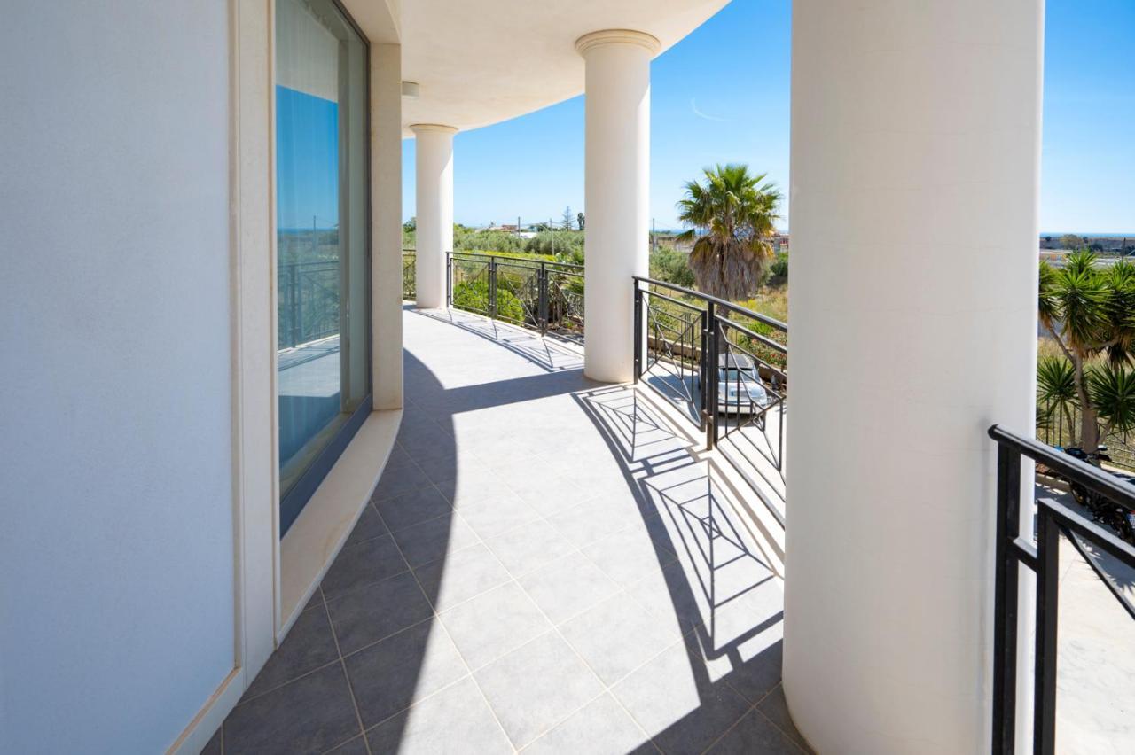 פקינו Villa Floyd Charming Rooms B&B מראה חיצוני תמונה